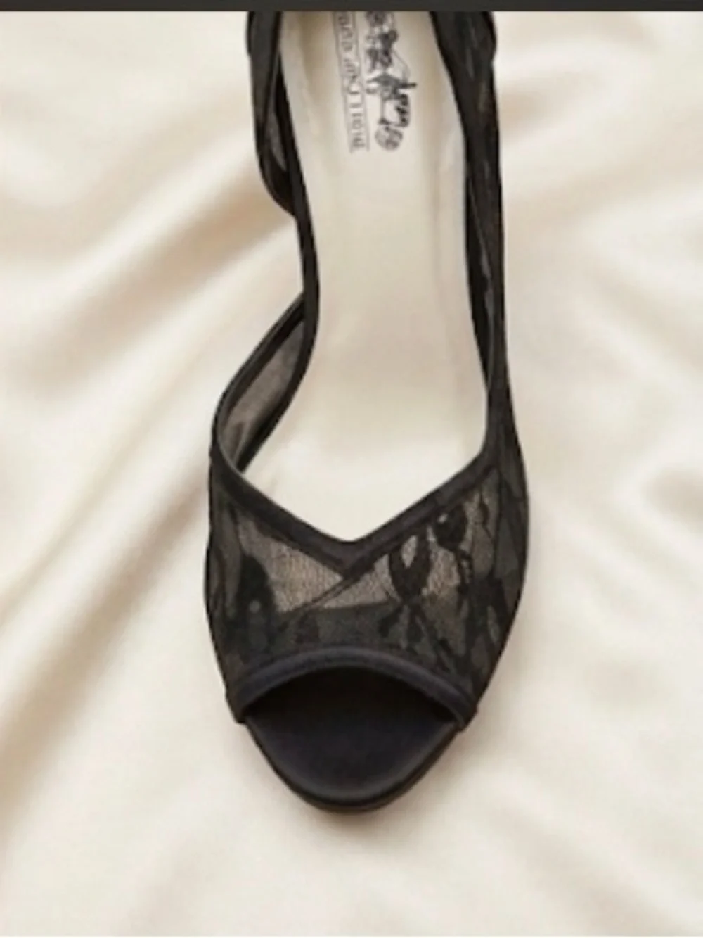 Vintage deadstock Coach and Four Elegant Black Lace Satin Peep Toe  9.5 NWT